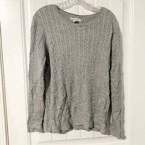 Amazon Essentials Round-neck Cable-knit Sweater